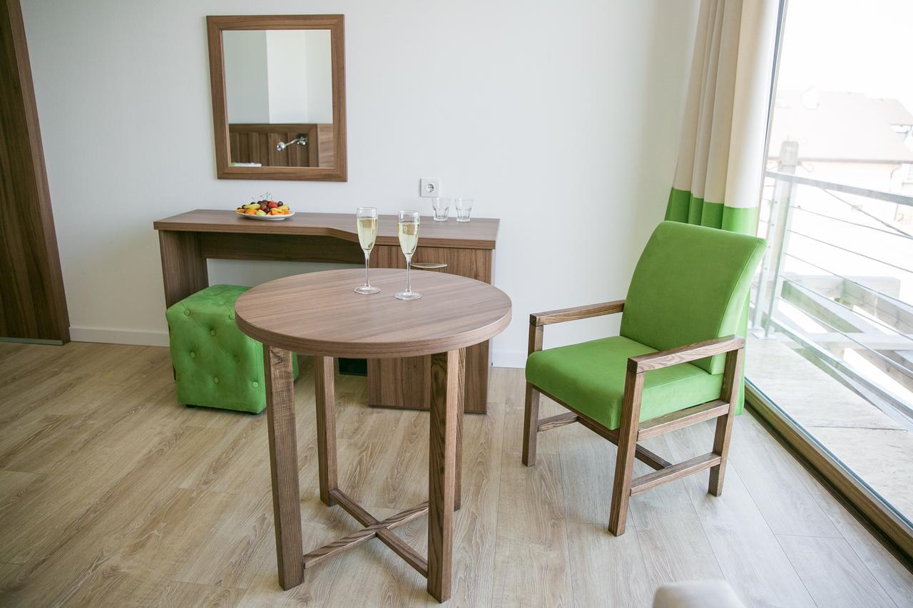 Villa Rk Deluxe ซาโตกา ภายนอก รูปภาพ