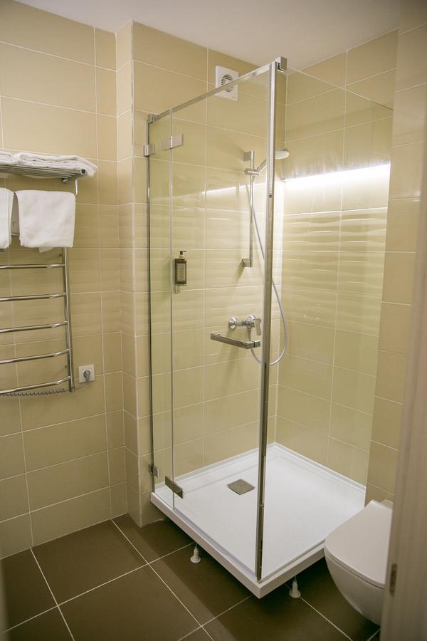 Villa Rk Deluxe ซาโตกา ภายนอก รูปภาพ
