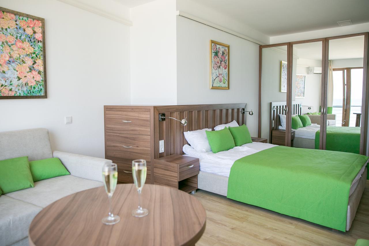 Villa Rk Deluxe ซาโตกา ภายนอก รูปภาพ